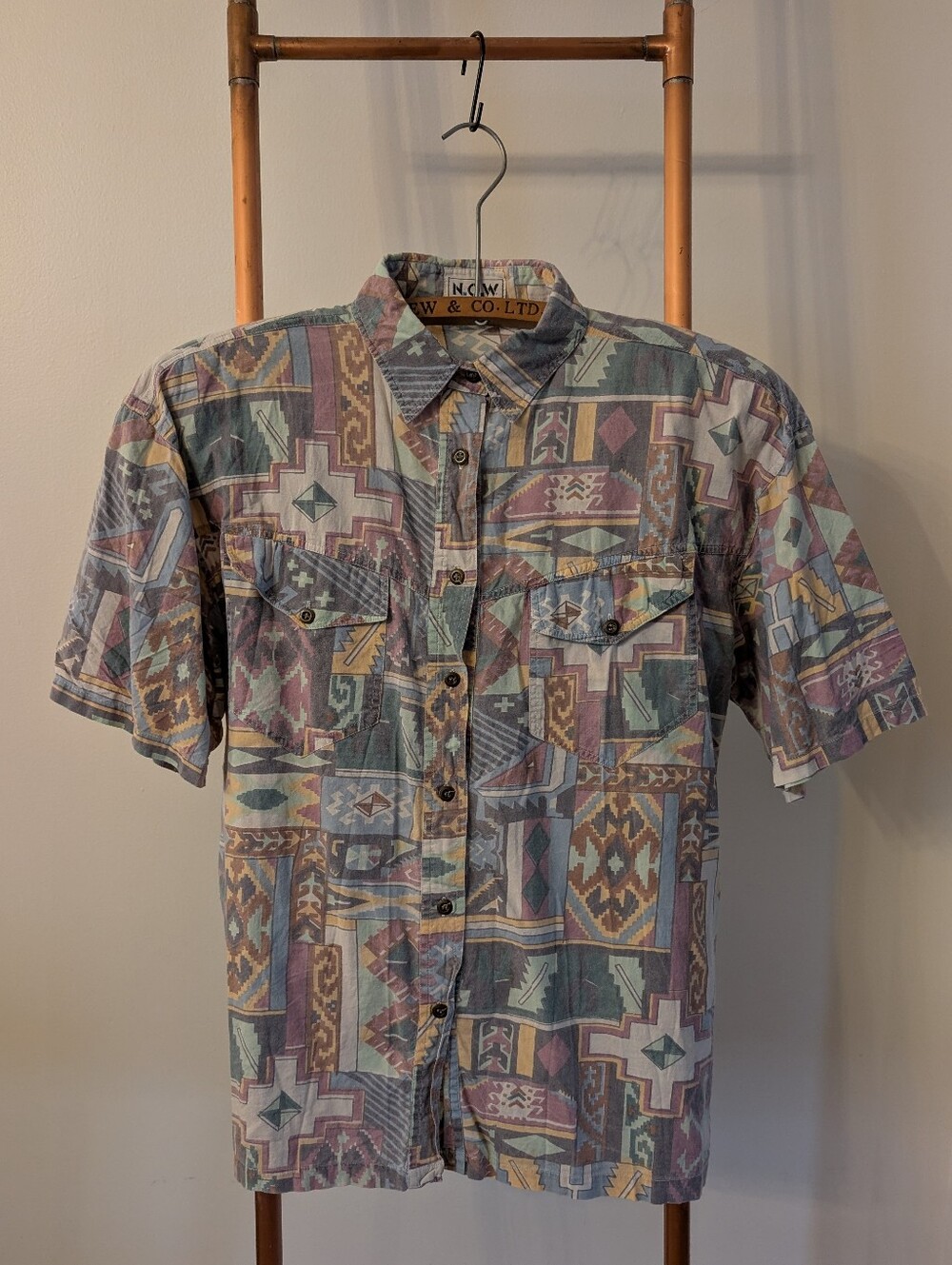 1980's UNISEX  Pastel Aztec Multicolor Patterned Short Sleeve Shirt (Medium)